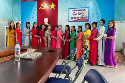 Chào mừng 8/3 của các cô giáo Trường MG Bình Phước